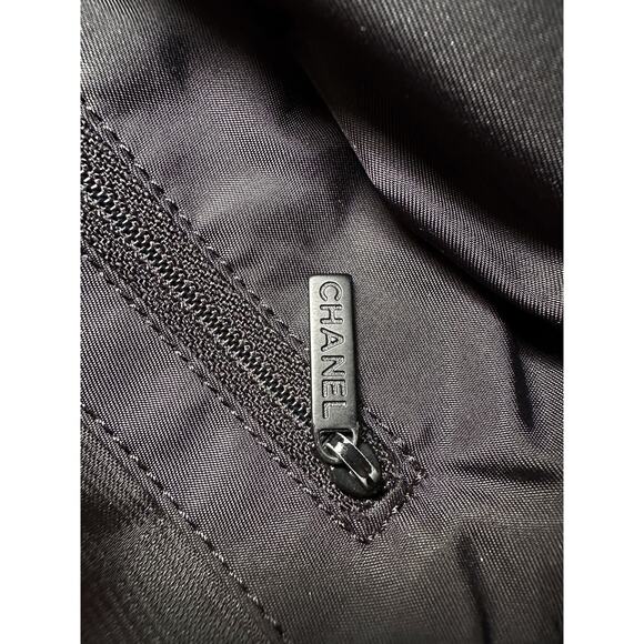 CHANEL Black Nylon Travel Line Tote Bag - Picture 14 of 16